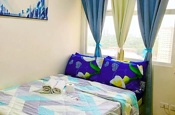 Rom's Place 1 @ Urban Deca Tower Отель 4*